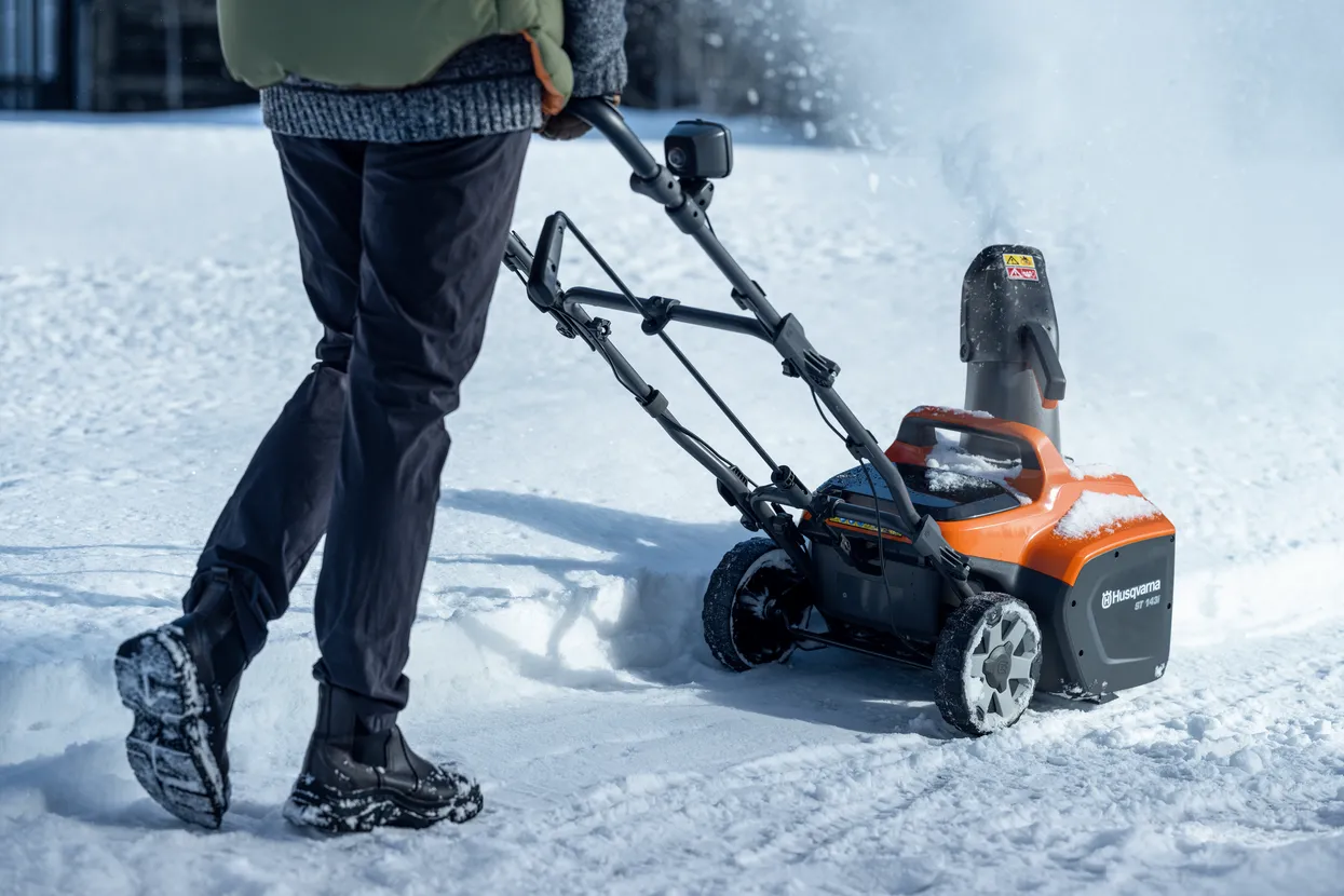 Akku Schneefräse ST 143i