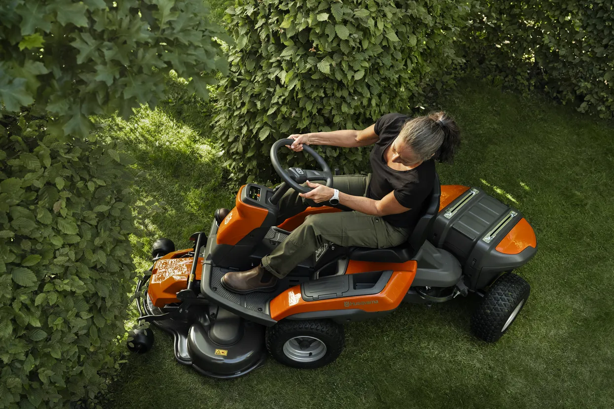 Akku-Rider R 200iX AWD - Grundgerät ohne Mähdeck und Ladegerät