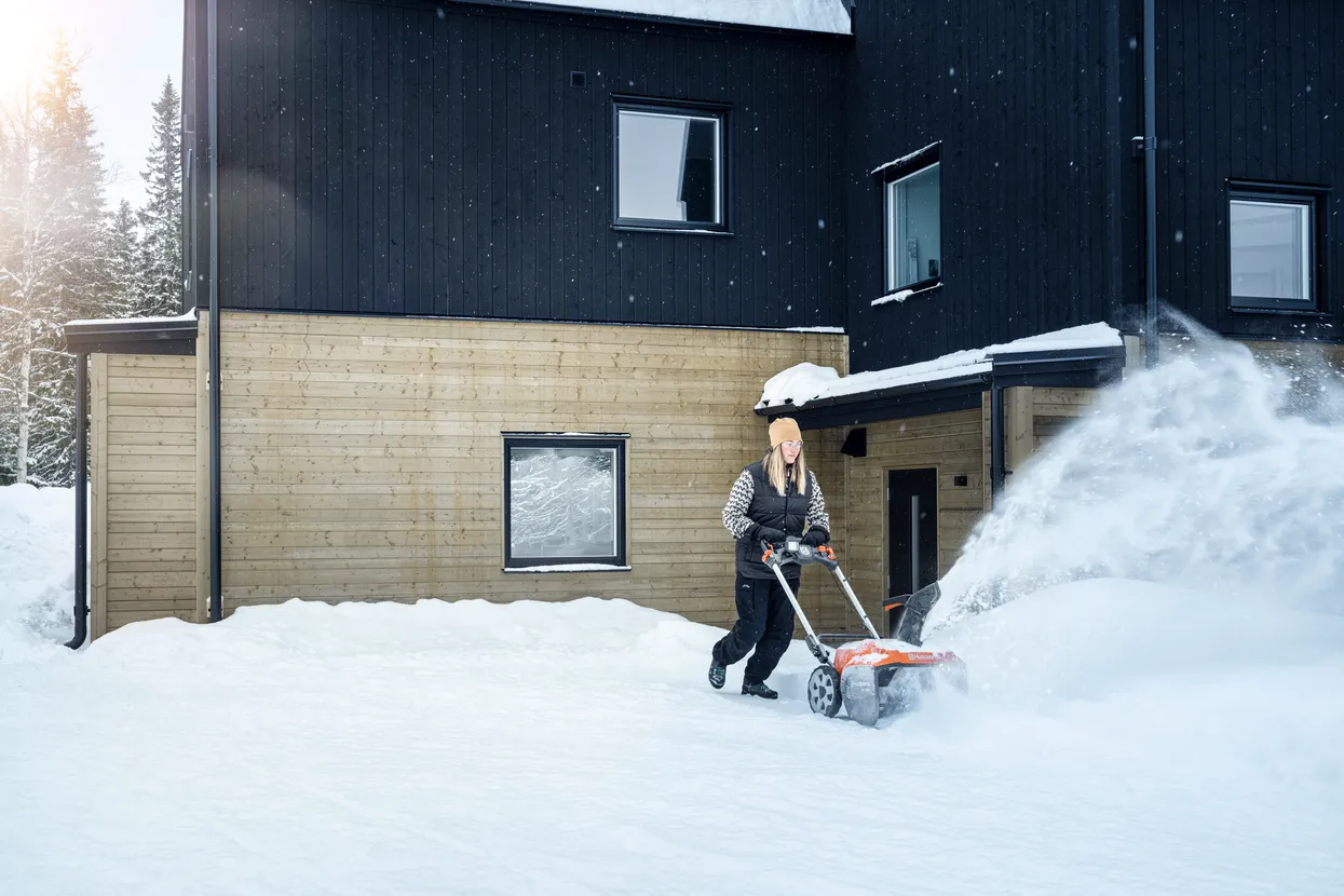 Akku Schneefräse ST 253i