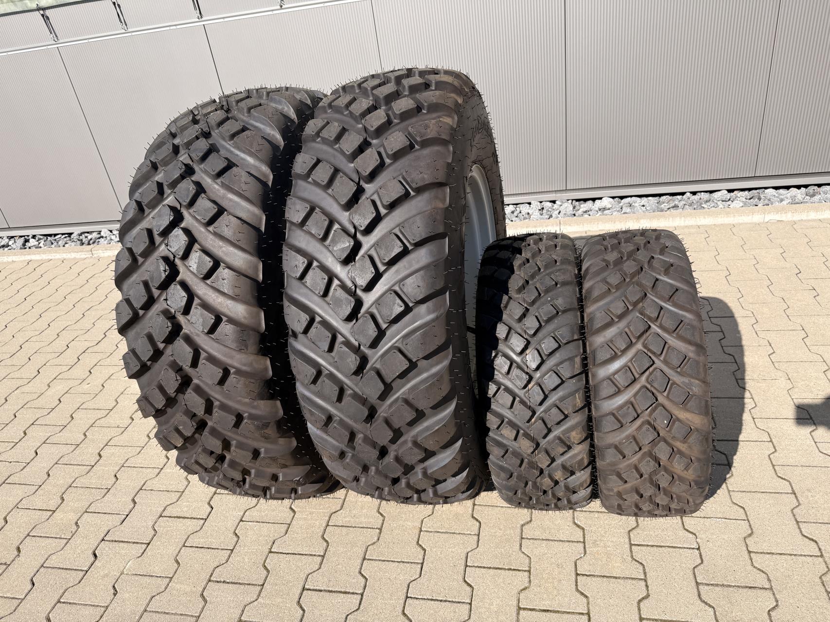 Kommunal Bereifung VR 280/70 R16, HR 380/70 R24